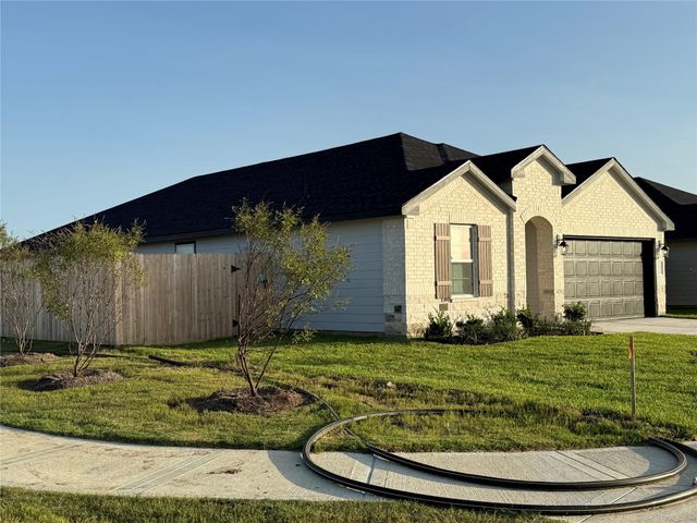 1414 Splashing Wave Dr, Iowa Colony, TX 77583
