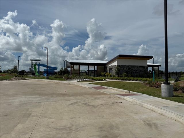 1414 Splashing Wave Dr, Iowa Colony, TX 77583