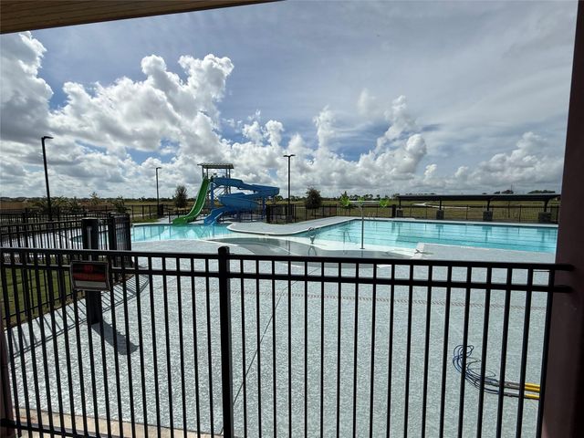 1414 Splashing Wave Dr, Iowa Colony, TX 77583