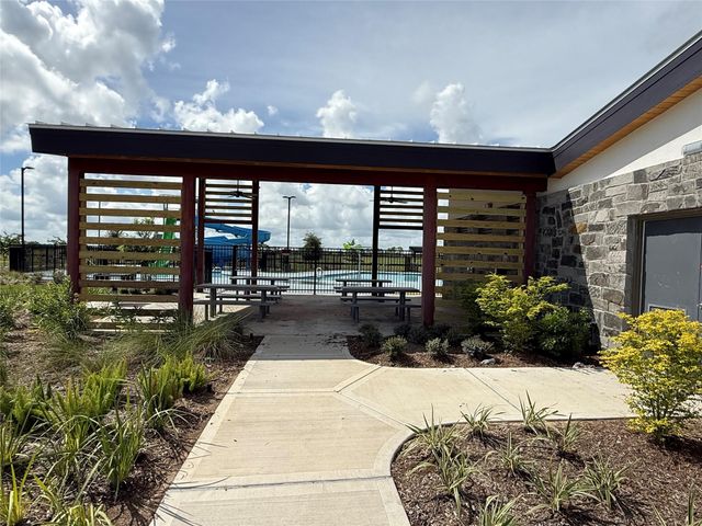 1414 Splashing Wave Dr, Iowa Colony, TX 77583