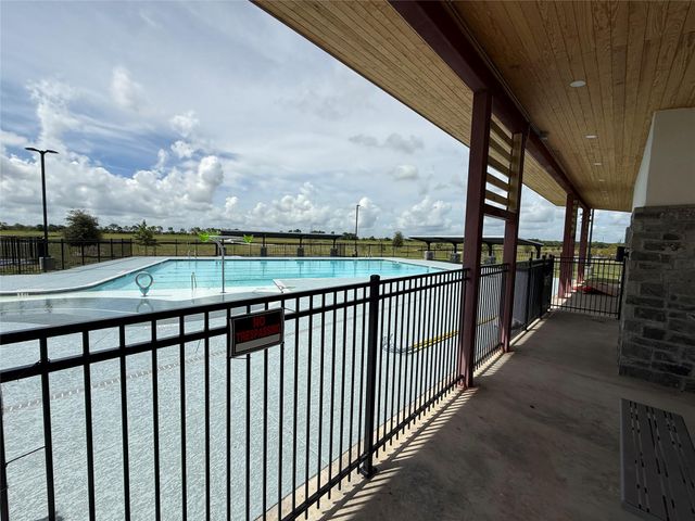 1414 Splashing Wave Dr, Iowa Colony, TX 77583