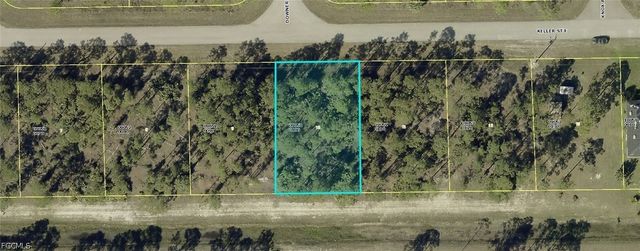 522 Keller ST E, Lehigh Acres, FL 33974