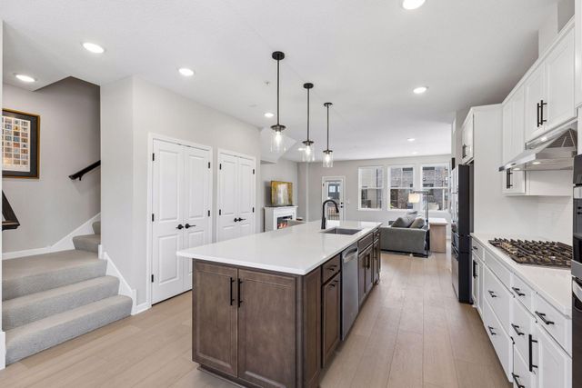 909 Mount Curve Boulevard A, Saint Paul, MN 55116