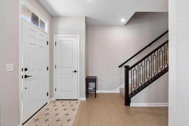 909 Mount Curve Boulevard A, Saint Paul, MN 55116