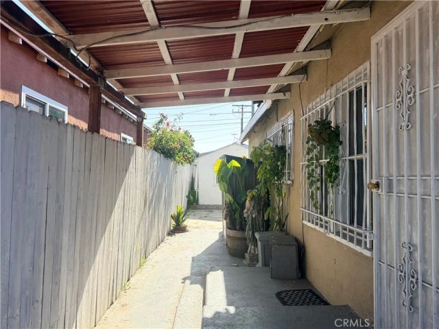 1318 E 100th Street, Los Angeles, CA 90002