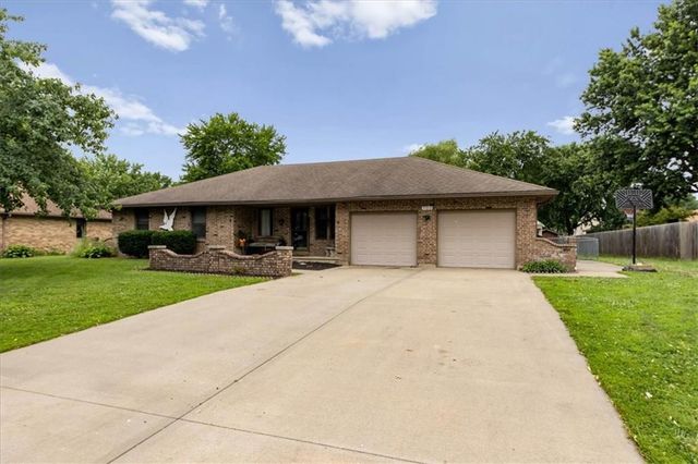 703 Ozark Short Line Court, Odessa, MO 64076