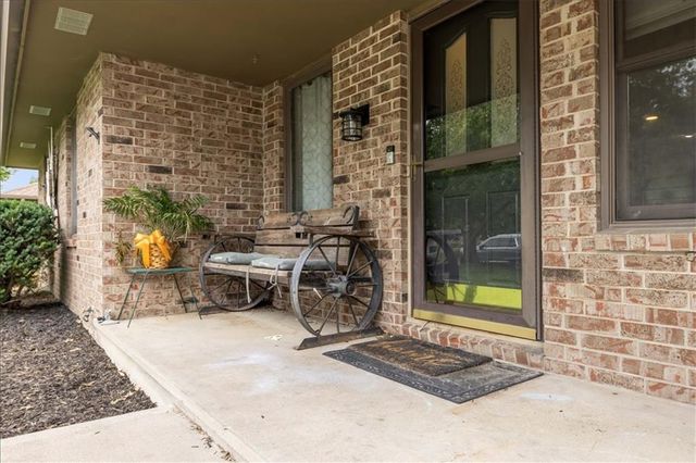 703 Ozark Short Line Court, Odessa, MO 64076