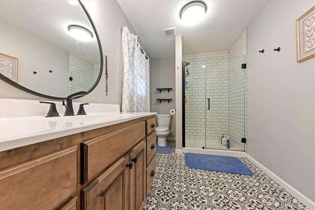 703 Ozark Short Line Court, Odessa, MO 64076