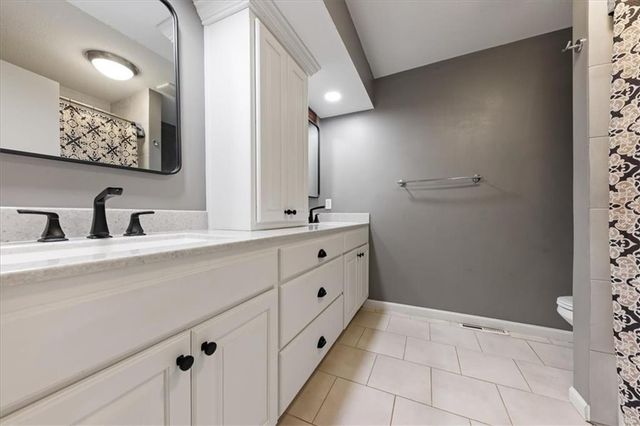 703 Ozark Short Line Court, Odessa, MO 64076