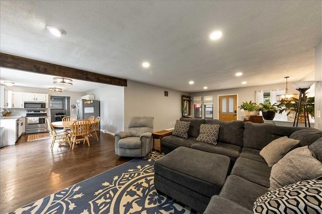 703 Ozark Short Line Court, Odessa, MO 64076
