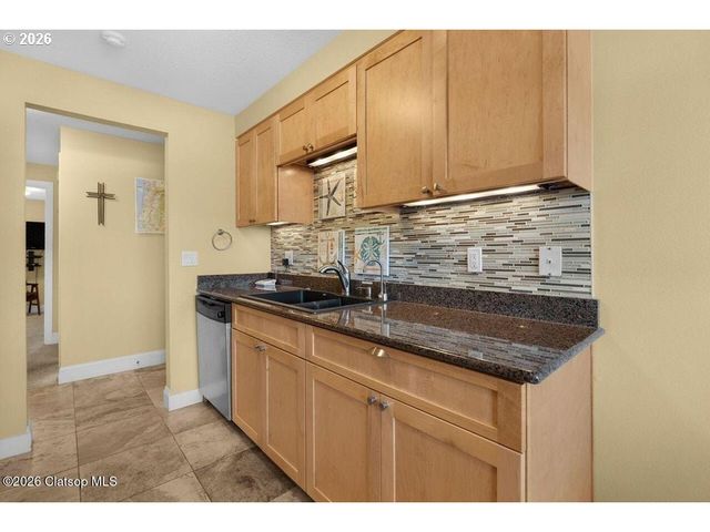 320 NECANICUM Dr 9, Seaside, OR 97138