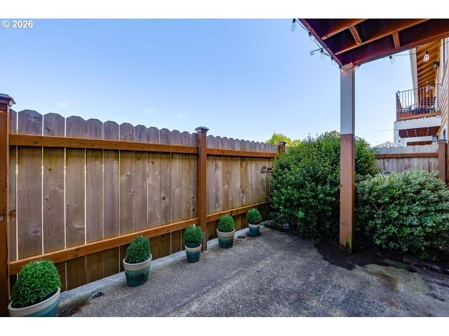 320 NECANICUM Dr 9, Seaside, OR 97138