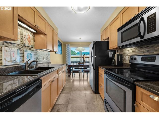 320 NECANICUM Dr 9, Seaside, OR 97138
