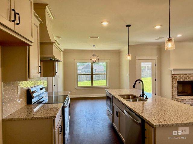 20956 Southtown Drive, Robertsdale, AL 36567