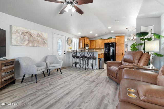 10936 E APACHE Trail 121, Apache Junction, AZ 85120