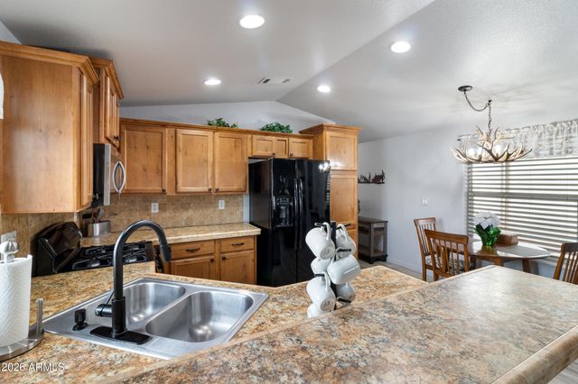 10936 E APACHE Trail 121, Apache Junction, AZ 85120