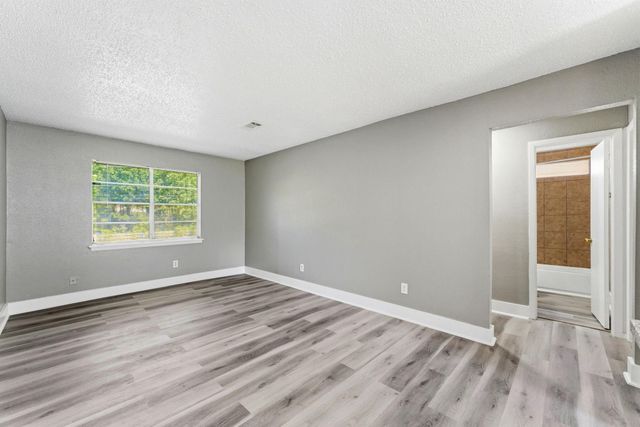 16957 Rabon Chapel Road 10, Montgomery, TX 77316