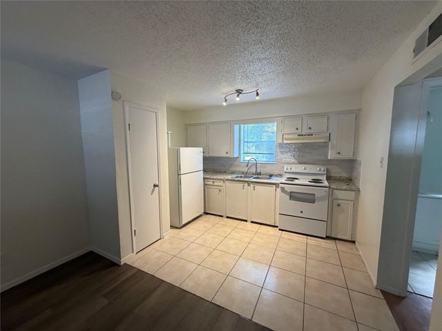 16957 Rabon Chapel Road 10, Montgomery, TX 77316