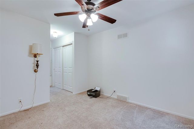 3082 Lindenwood Drive, Dearborn, MI 48120