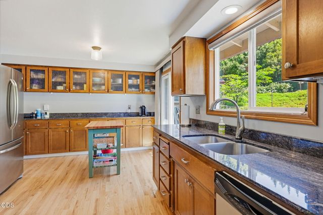 1314 Highcrest Drive, Medford, OR 97504
