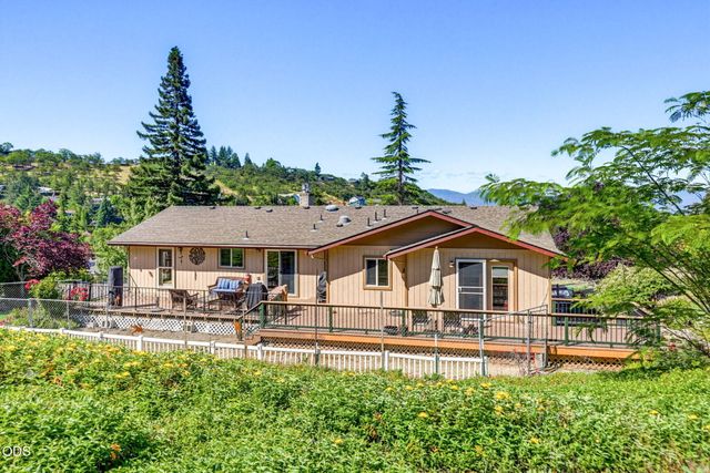 1314 Highcrest Drive, Medford, OR 97504