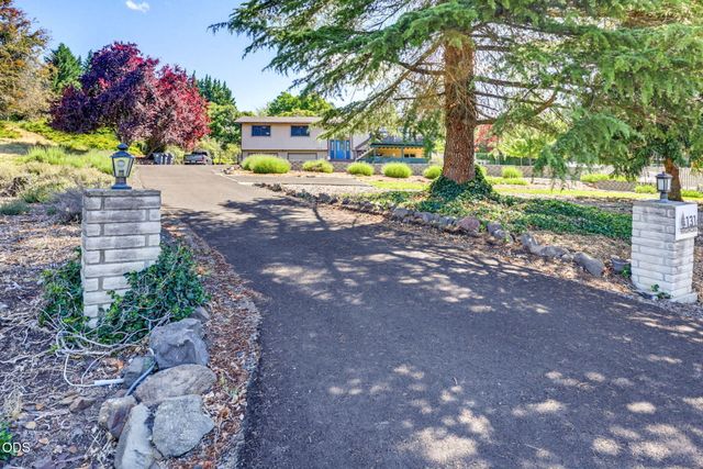 1314 Highcrest Drive, Medford, OR 97504