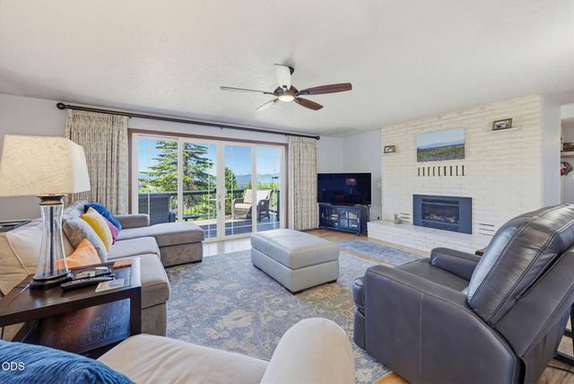 1314 Highcrest Drive, Medford, OR 97504