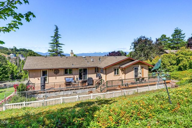 1314 Highcrest Drive, Medford, OR 97504