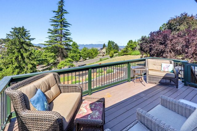 1314 Highcrest Drive, Medford, OR 97504