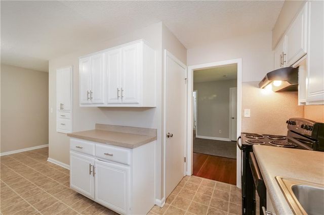 11016 E 51st Street, Kansas City, MO 64133