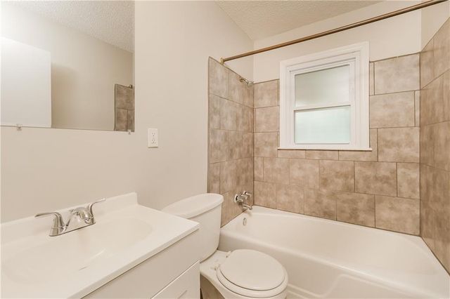 11016 E 51st Street, Kansas City, MO 64133