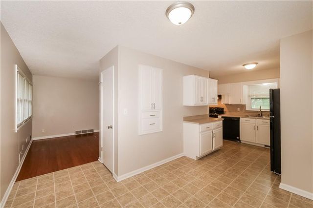 11016 E 51st Street, Kansas City, MO 64133