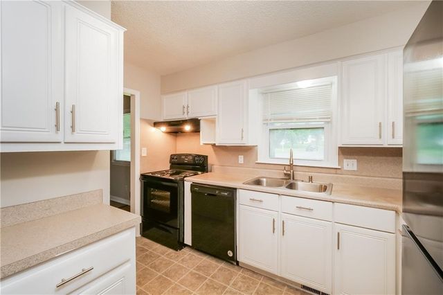 11016 E 51st Street, Kansas City, MO 64133
