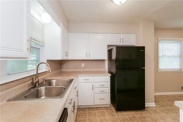 11016 E 51st Street, Kansas City, MO 64133