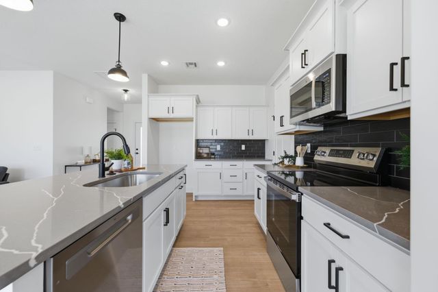 520 E Elmwood St, Park City, KS 67147