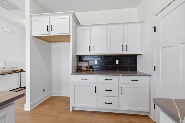 520 E Elmwood St, Park City, KS 67147