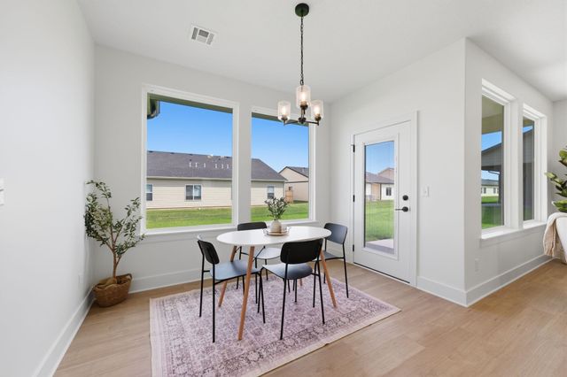 520 E Elmwood St, Park City, KS 67147
