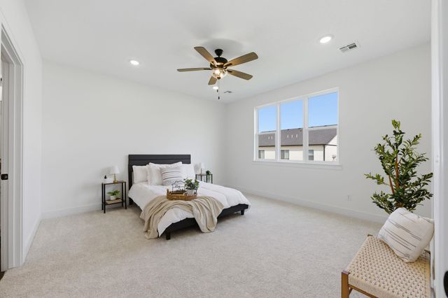 520 E Elmwood St, Park City, KS 67147