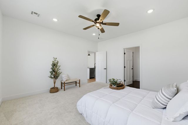520 E Elmwood St, Park City, KS 67147