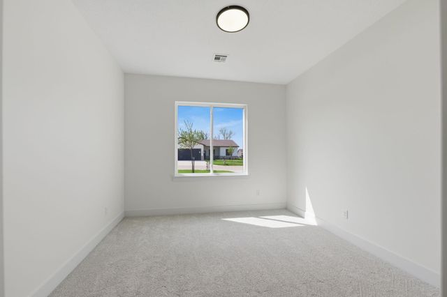 520 E Elmwood St, Park City, KS 67147