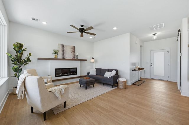 520 E Elmwood St, Park City, KS 67147