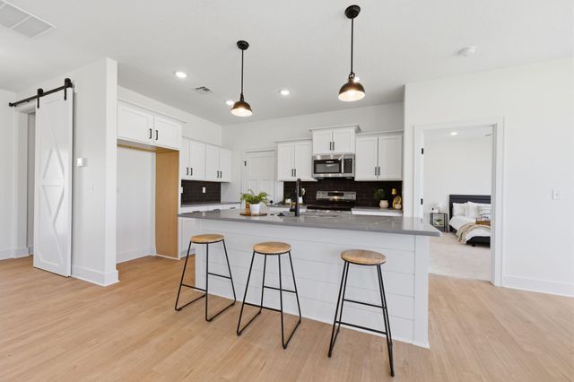 520 E Elmwood St, Park City, KS 67147