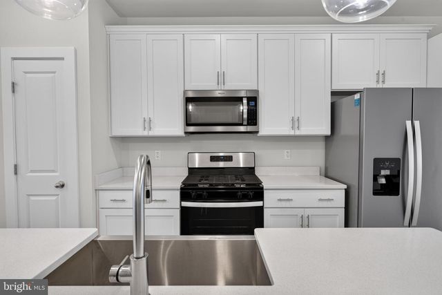 112 GLASS LN, Baltimore, MD 21230