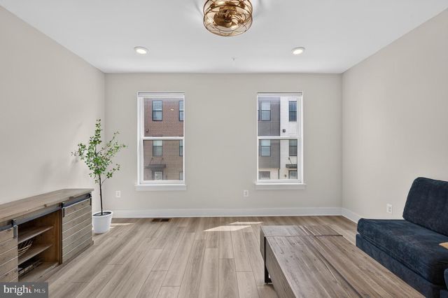 112 GLASS LN, Baltimore, MD 21230