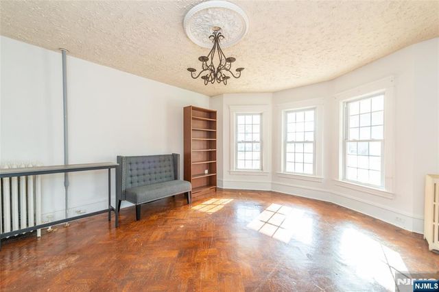 53 Murray Hill Terrace, Bergenfield, NJ 07621