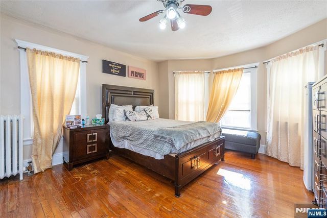 53 Murray Hill Terrace, Bergenfield, NJ 07621