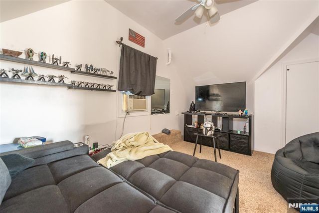 53 Murray Hill Terrace, Bergenfield, NJ 07621