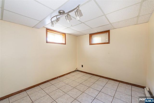 53 Murray Hill Terrace, Bergenfield, NJ 07621