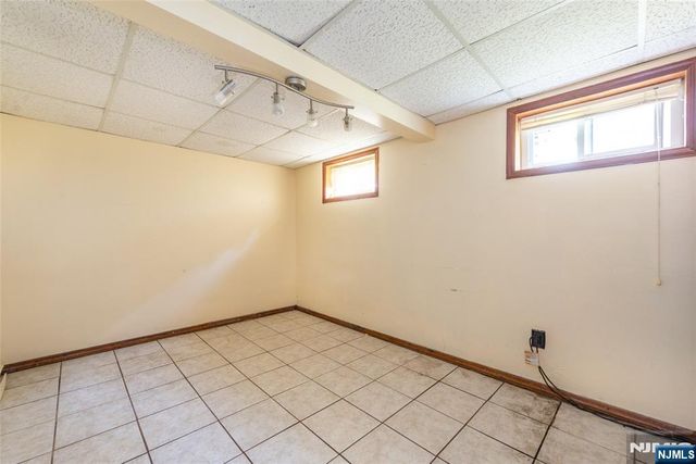 53 Murray Hill Terrace, Bergenfield, NJ 07621