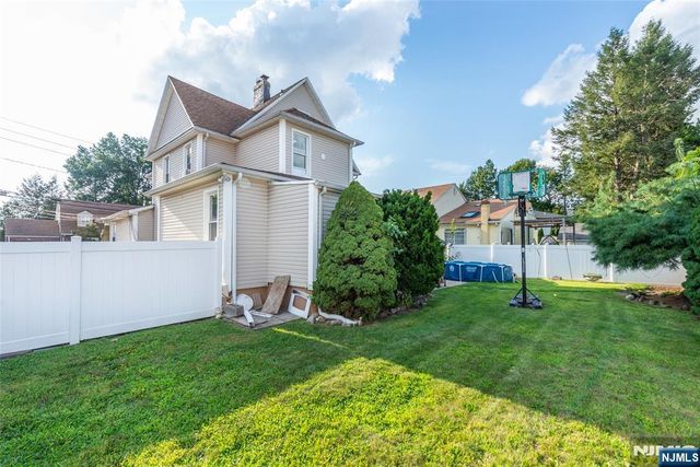 53 Murray Hill Terrace, Bergenfield, NJ 07621